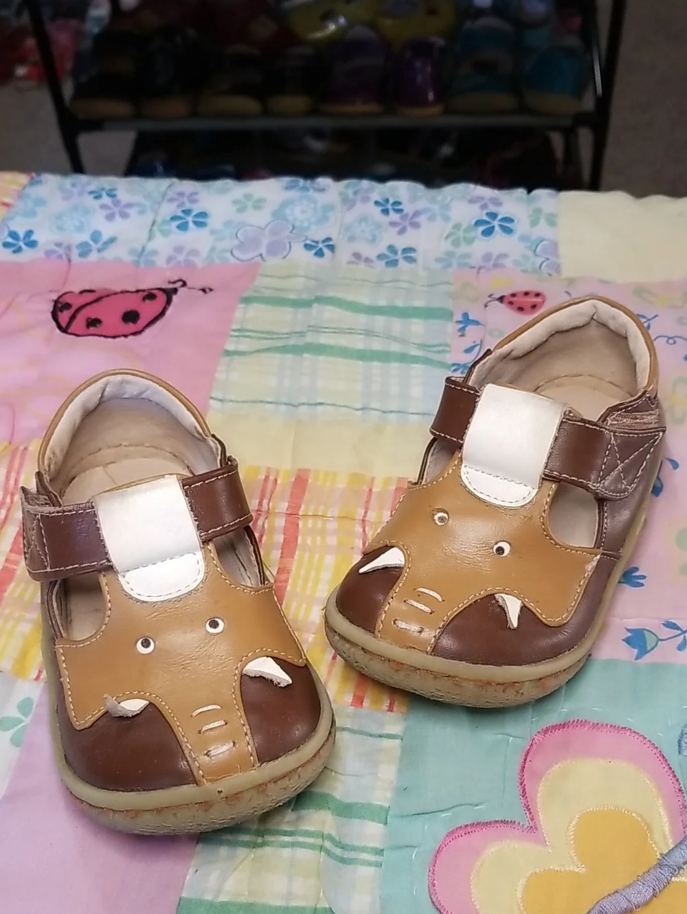 Livie & Luca Brown and Tan Leather Baby Walker Shoes Size 7 Elephants